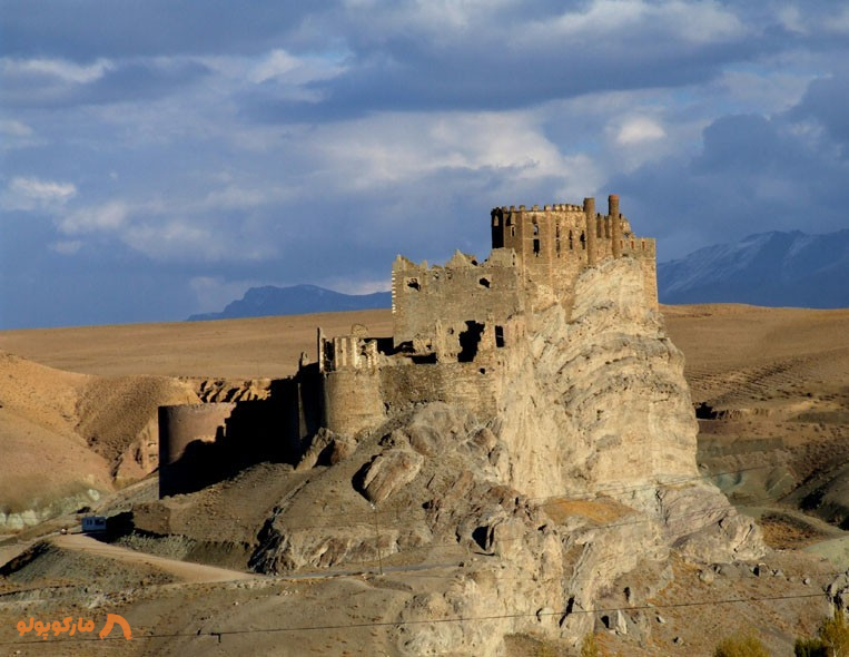 قلعه هوشاپ وان